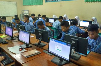 Siswa SMP Muhammadiyah 1 Kalasan Hadapi UNBK